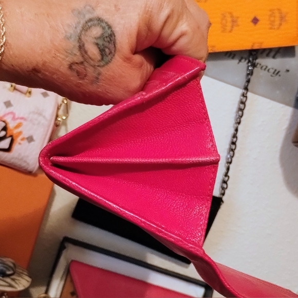 YSL Wallet Very Good Pre-loved Condition - Picture 10 of 11